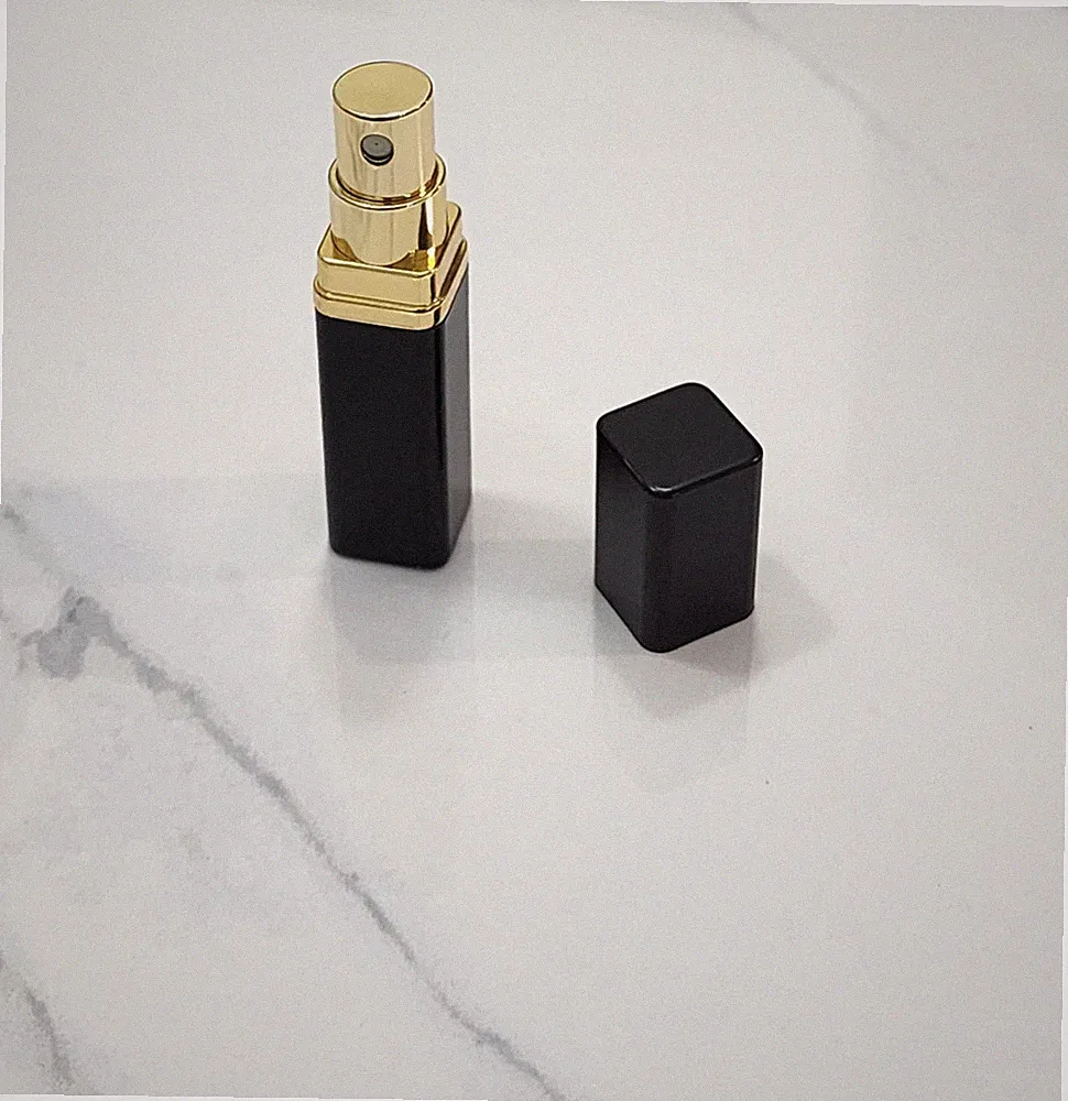 Black & Gold Refillable Square Perfume Atomizer Purse Size 8 ml 0.2 fl oz NWOT